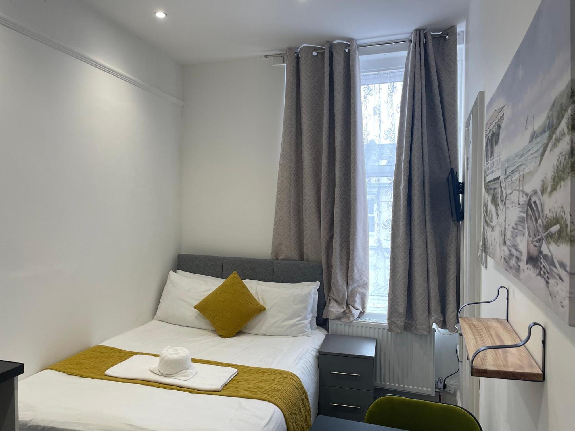 Station House Plymouth Otel Oda fotoğraf